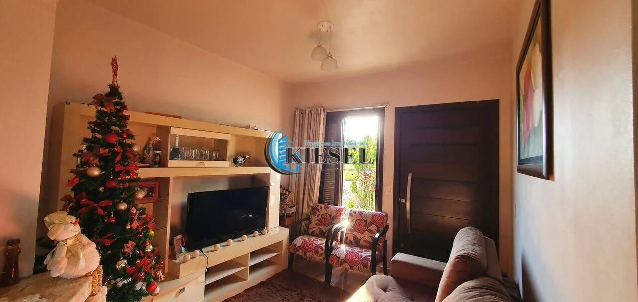 Casa com 3 quartos, 374 m², foto 6 de 10