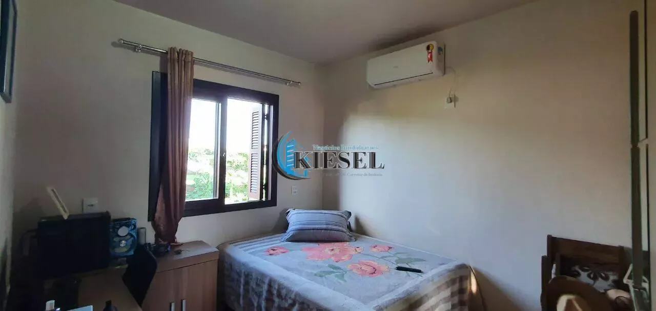 Casa com 3 quartos, 374 m², foto 9 de 10