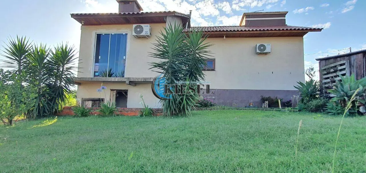 Casa com 3 quartos, 374 m², foto 4 de 10