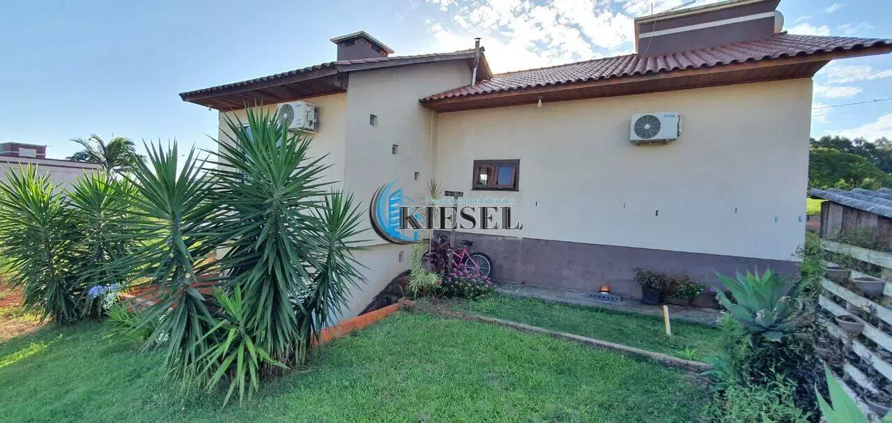 Casa com 3 quartos, 374 m², foto 5 de 10